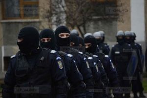 Sute de jandarmi din Timisoara sunt la datorie in minivacanta de 1 Iunie