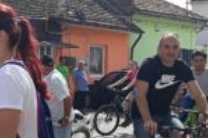 Zâmbete de copii, de mulţi copii la Caransebeş şi Oţelu Roşu