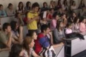 Cultură, tradiţie, lumină, culoare. Colegiul „Traian Doda“ le promovează în rândul elevilor