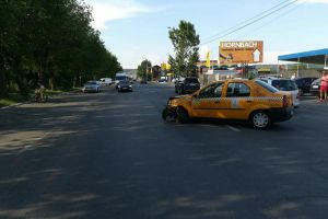 FOTO – Accident pe Calea Șurii Mari. Un motociclist rănit
