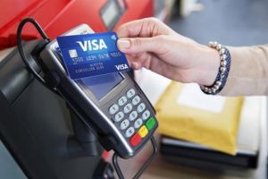 Haos la plata cu cardul: Sistemul Visa, nefuncţional în Europa