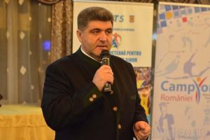 Lauda de sine: Şeful Direcţiei de Sport s-a felicitat de unul singur în conferinţă de presă