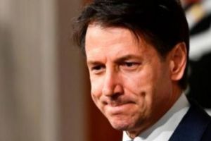 Noul premier italian, Giuseppe Conte, a depus jurământul, apoi a sărbătorit la pizzerie
