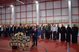 FOTOGALERIE. Investiţii de milioane! Sală de sport modernă şi un pod, inaugurate în judeţul Satu Mare