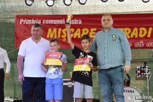 FOTO. Ciprian Gligor şi George Pleşa, învingători în turneul de şah pentru copii de la Bistra. Elevii premiaţi