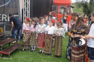 ,,Hai cu toţii la şezătoare!”, concurs judeţean, la Bezdead