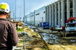 Tânăr accidentat la o firmă din Oarj