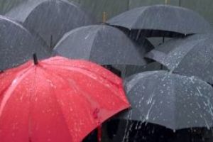 ANM: Instabilitate atmosferica si ploi torentiale la nivelul intregii tari, pana luni seara