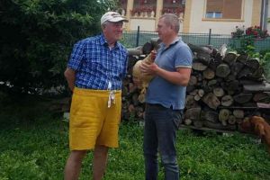 Un consilier strânge semnături împotriva proiectului care prevede interzicerea creşterii păsărilor de curte în gospodăriile din Alba Iulia