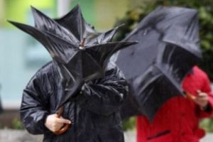 Avertizare meteorologică: Ploi torenţiale, rafale de vânt şi posibile căderi de grindină, în Alba, până luni seara