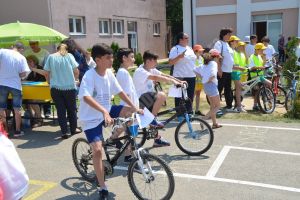 Elevi din 17 judeţe au participat la Concurs Naţional de  Educaţie Rutieră „Trofeul Coresi”