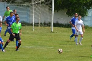 Duel pentru locul secund în Liga IV şi pentru Cupă