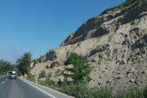 CNAIR, obligată spună ce are de gând „Dealul liliecilor”