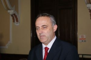 LA CEH până şi directorii se înlocuiesc greu. Astăzi, Consiliul de Administraţie al CEH ar putea numi un nou manager