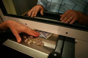 Nereguli grave în contractele de amanet