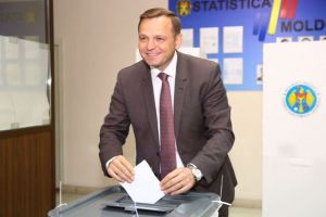 Alegeri la Chişinău: Andrei Năstase, candidatul proeuropean, a fost ales în funcţia de primar