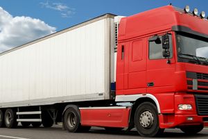 Mai mulţi transportatori de marfă, amendaţi de poliţiştii rutieri