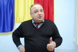 Varză contra petrol: Localnicii vor demisia primarului de Toboliu din cauza scandalului cu NIS