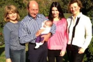 ELENA BĂSESCU A NĂSCUT. Este cel de-al TREILEA COPIL al mezinei fostului preşedinte