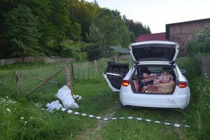 13 focuri de armă trase după contrabandişti. ...