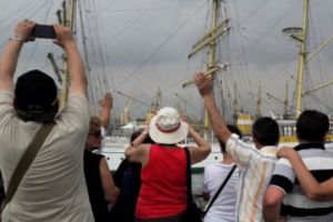 Emoţii pentru 100 de cadeţi români şi germani. Au plecat în primul voiaj de instrucţie cu nava şcoală “Mircea” 