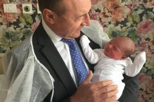 Traian Băsescu este din nou bunic: Elena Băsescu a născut o fetiţă (FOTO)