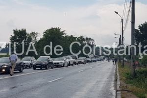 Trafic infernal pe DN39 din cauza accidentului dintre cele doua Eforii. Circulatia rutiera a fost oprita. Sunt coloane de masini pe mai multi kilometri (galerie foto)