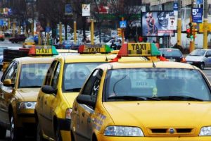 Razie printre taximetristii din zona aeroporturilor. Politistii au descoperit un taximetrist cu permis suspendat