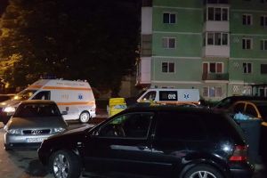 Intrarea ambulantelor in statie, blocata de un sofer care a parcat aiurea