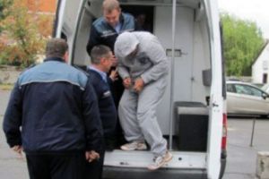 Reţinut pentru tentativă de omor