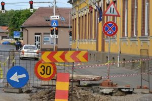 Atenţie, şoferi! Strada Menumorut se închide până miercuri seară pentru lucrări la reţeaua de apă