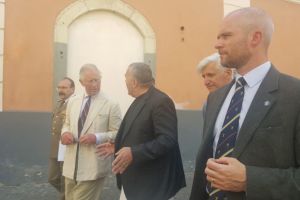 FOTO Prinţul Charles în vizită la Sibiu – A mers la Muzeul de Istorie şi la Catedrala Mitropolitană