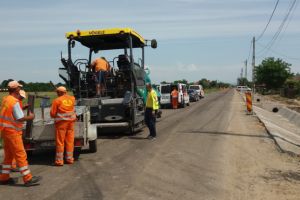 FOTOGALERIE. Lucrările de reabilitare a drumurilor judeţene sunt în grafic