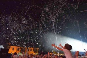 Alba Fest® 2018 – Spectacole incendiare animate de flăcări la scenă, confetti, baloane de fum şi efecte pirotehnice
