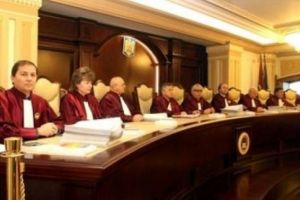 Cine sunt cei 6 judecători CCR care au votat revocarea Codruţei Kovesi. Sunt sustinuti si de PNL, USR si UDMR
