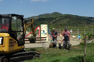 Un popas în comuna-şantier