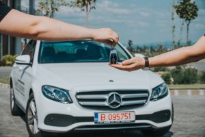 Călătoreşte cu classă! Rental Cars Oradea închiriază maşini de lux la super preţuri! (FOTO)