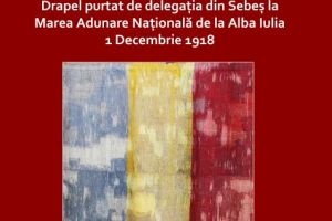 Drapel purtat de delegaţia de la Sebeş la Marea Adunare Naţională de la Alba Iulia, expus la Muzeul Naţional al Unirii