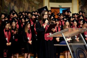 Este şefă de promoţie a Universităţii „Babeş-Bolyai”, specializarea Matematică, şi ...