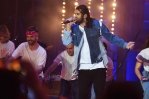 Smiley: un concert sărbătoare, un concert Confesiune, un concert complet în faţa a 6000 de oameni. Pe 2 iunie, la Arenele Romane