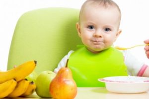 Introducerea cărnii în alimentaţia bebeluşului – medicul pediatru răspunde