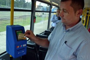 Clienţii OTL îşi vor cumpăra bilete cu cardul, direct din autobuz sau tramvai!
