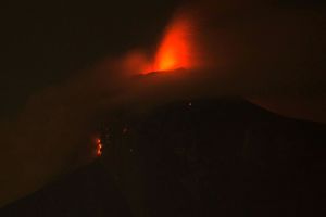 Dezastru in Guatemala dupa eruptia vulcanului Fuego. Zeci de oameni au murit