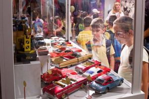 Jucariile Romaniei din ultimii o suta de ani sunt reunite la Timisoara de Muzeul Banatului