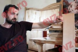 Florin Juchiac, un Geppetto modern. Meşterul care reinventează jucăriile altei copilării şi salvează pădurile
