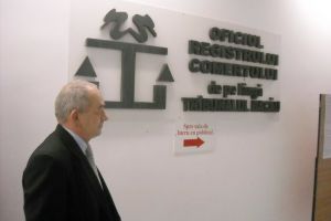 Sute de firme închise de la începutul anului. Zile grele pentru afaceriştii băcăuani