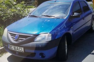 Folii de şmecher pe geamurile maşinii unui inspector al Direcţiei Regionale Antifraudă Suceava