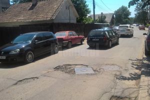 Una dintre străzile principale din Burdujeni a ajuns într-o stare dezastruoasă