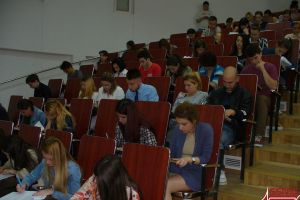 Sprijin studenţesc pentru tinerii care îşi doresc o carieră în halat alb