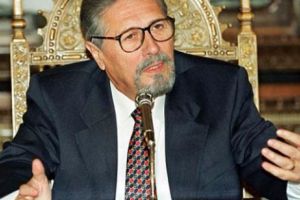 Emil Constantinescu iese la ATAC: „Principalele ziare şi reţelele de socializare sunt controlate de Securitate” 